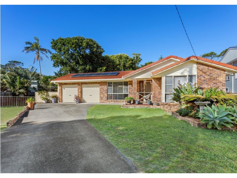 11 Banksia Close, Manning Point NSW 2430