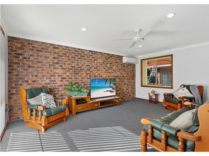 11 Banksia Close, Manning Point NSW 2430