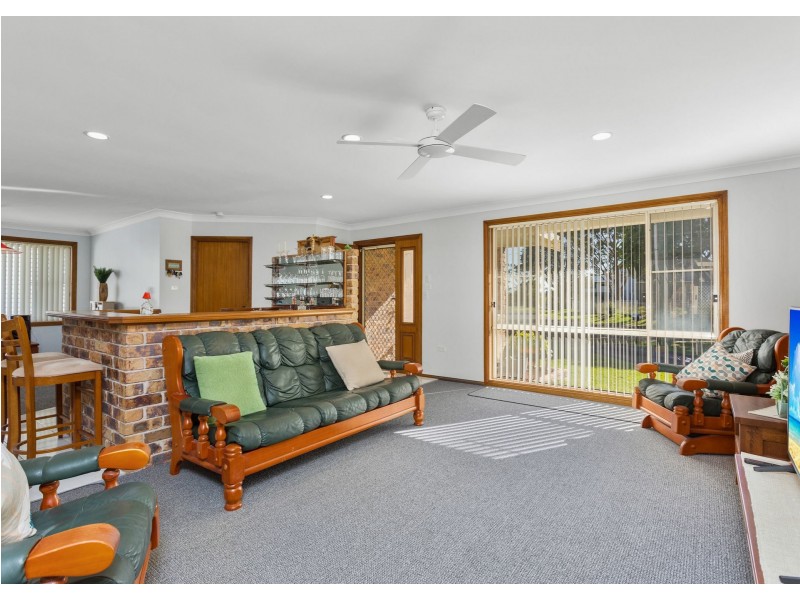 11 Banksia Close, Manning Point NSW 2430