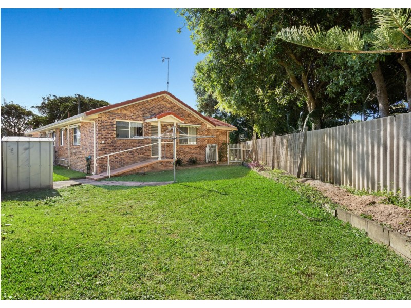 11 Banksia Close, Manning Point NSW 2430