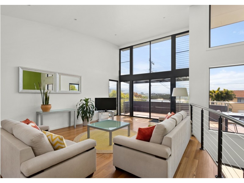 2/38 High Street, Black Head NSW 2430