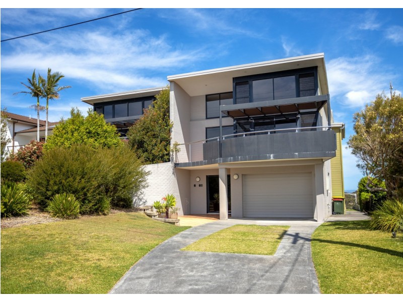 2/38 High Street, Black Head NSW 2430