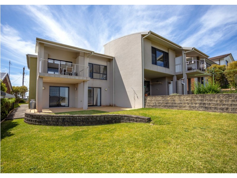 2/38 High Street, Black Head NSW 2430