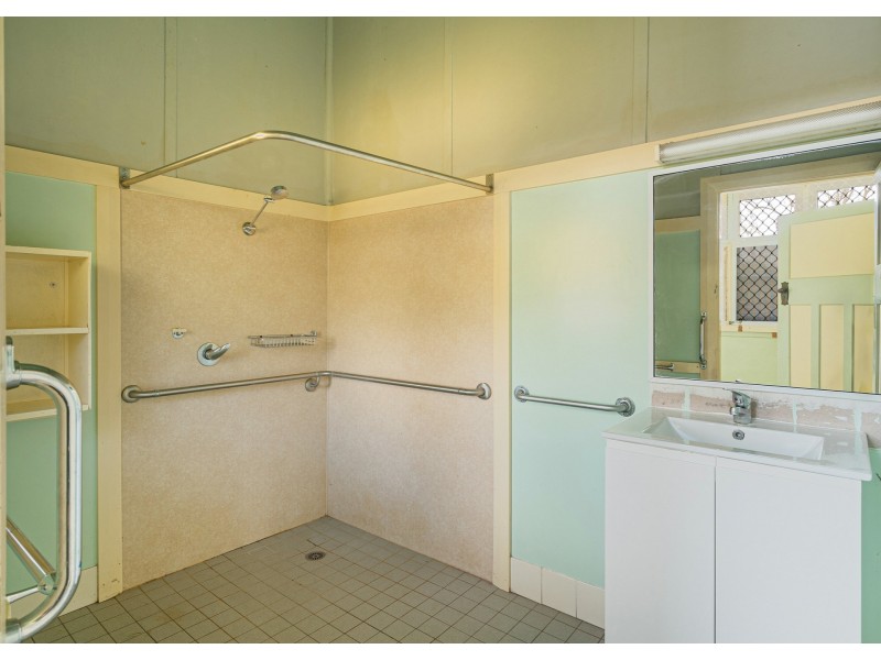 22 Nicoll Street, Taree NSW 2430