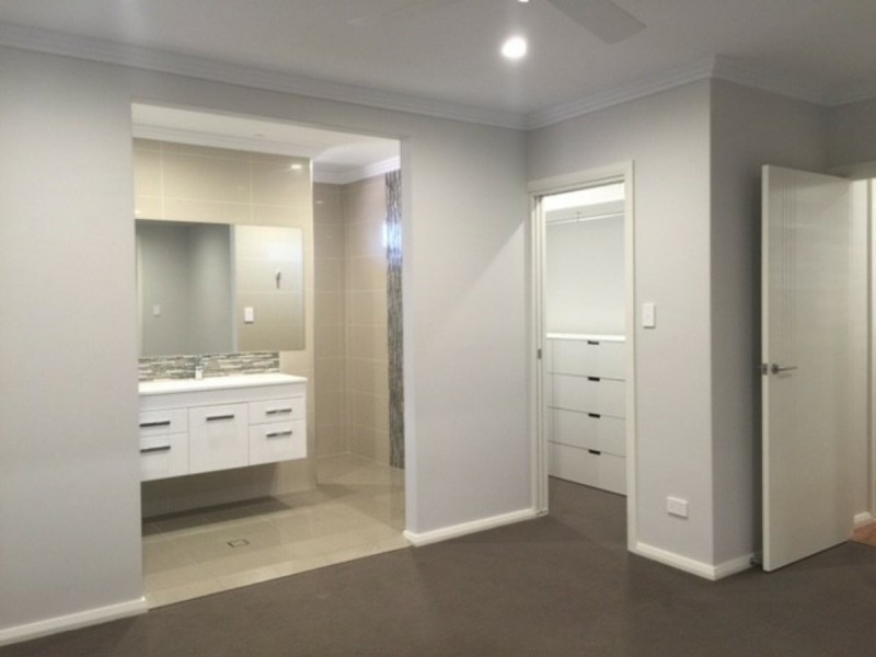 11 Stirling Place, Taree NSW 2430