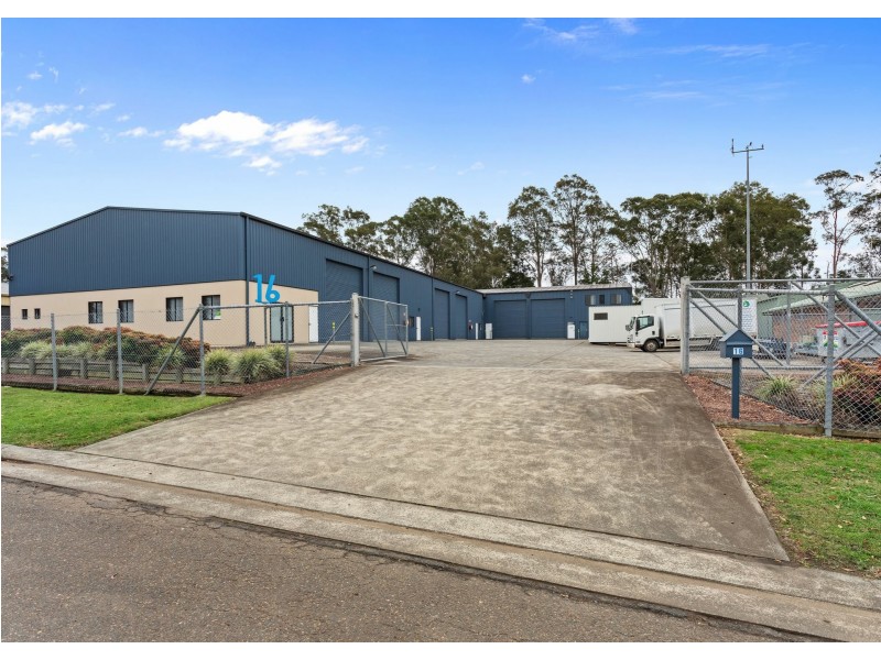 16 Arkwright Crescent, Taree NSW 2430