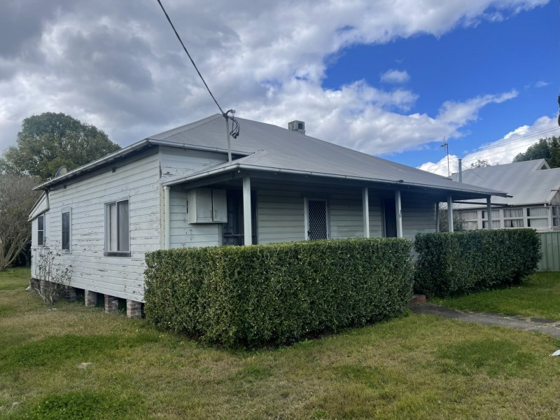 25 Florence Street, Taree NSW 2430