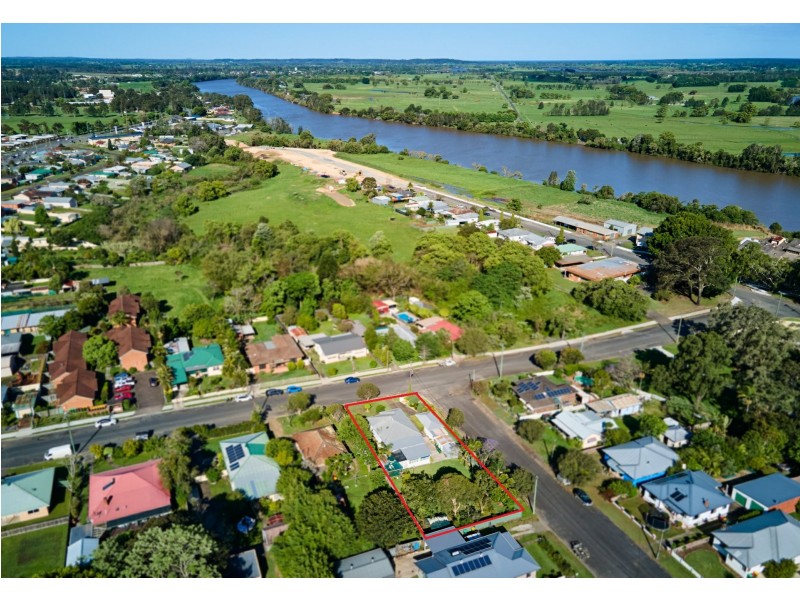 2 Pioneer Street, Taree NSW 2430
