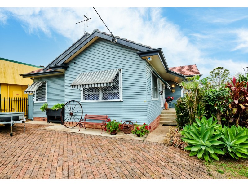 38 Crescent Avenue, Taree NSW 2430