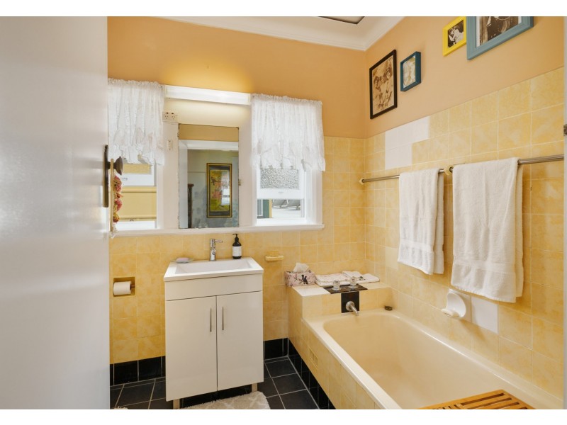 38 Crescent Avenue, Taree NSW 2430