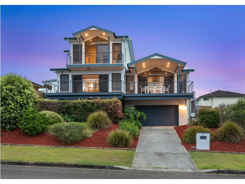 32 Sapphire Parade, Diamond Beach NSW 2430