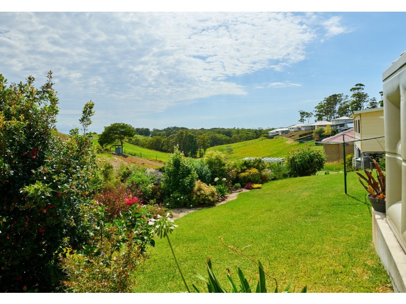 6 Eastern Valley Way, Tallwoods Village NSW 2430