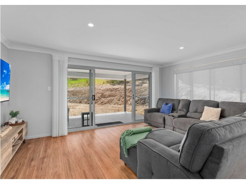 8 The Fairway, Tallwoods Village NSW 2430