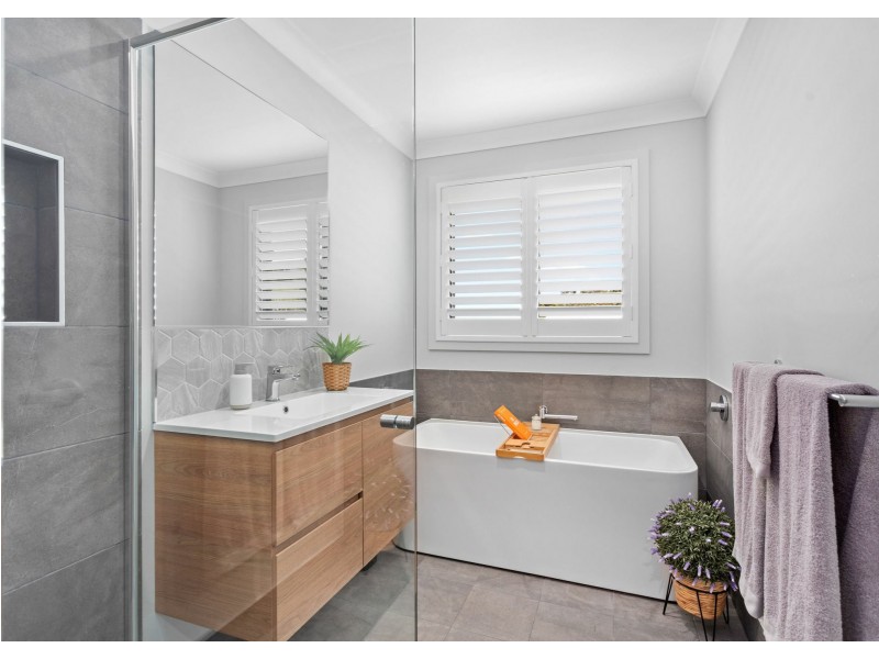 8 The Fairway, Tallwoods Village NSW 2430