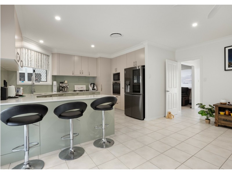 6 Sundara Close, Taree NSW 2430