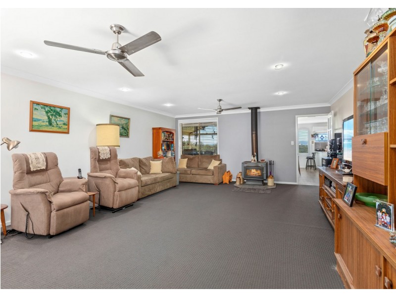 8 Alonbar Crescent, Taree NSW 2430