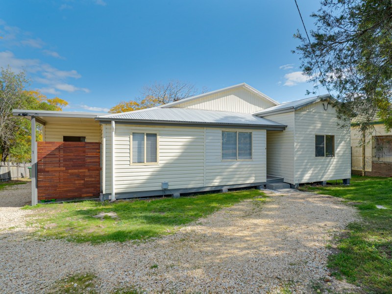 1/8 Railway Parade, Taree NSW 2430