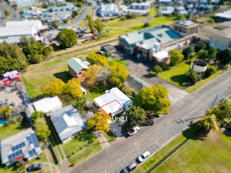 1/8 Railway Parade, Taree NSW 2430