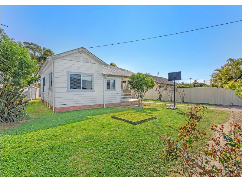 27 Dolphin Avenue, Taree NSW 2430