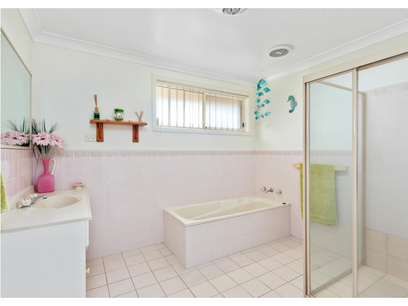 6 Narla Place, Taree NSW 2430