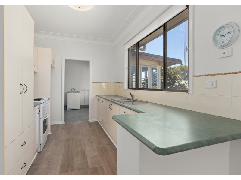 6 Maiden Avenue, Taree NSW 2430