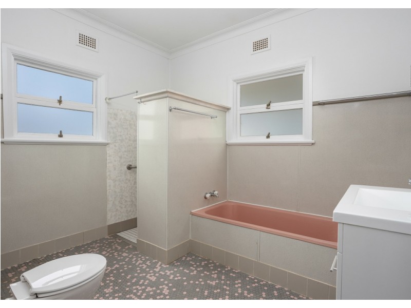 6 Maiden Avenue, Taree NSW 2430