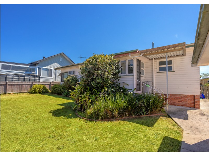 6 Maiden Avenue, Taree NSW 2430