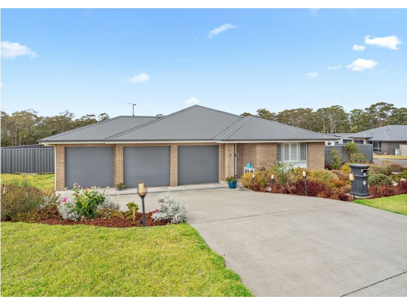 1 Malus Crescent, Taree NSW 2430