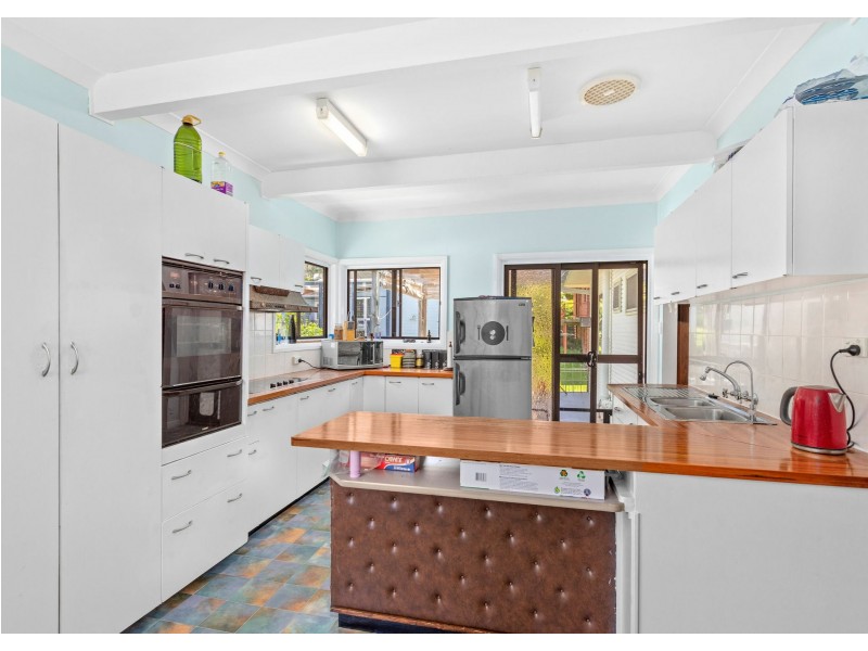 4 West End Avenue, Taree NSW 2430