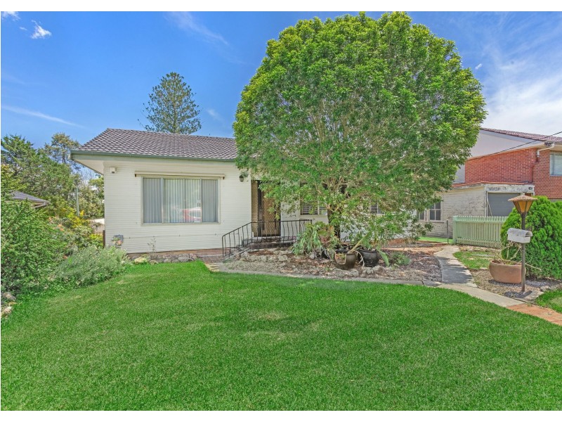 4 West End Avenue, Taree NSW 2430