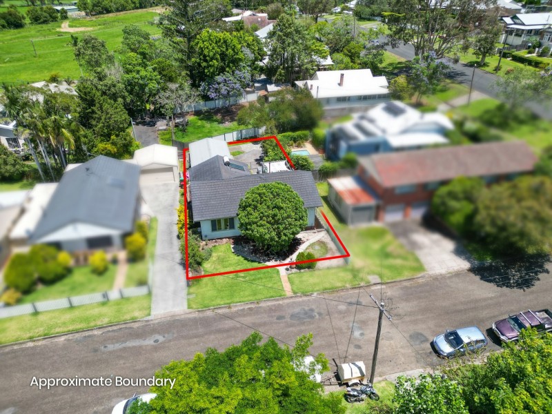 4 West End Avenue, Taree NSW 2430