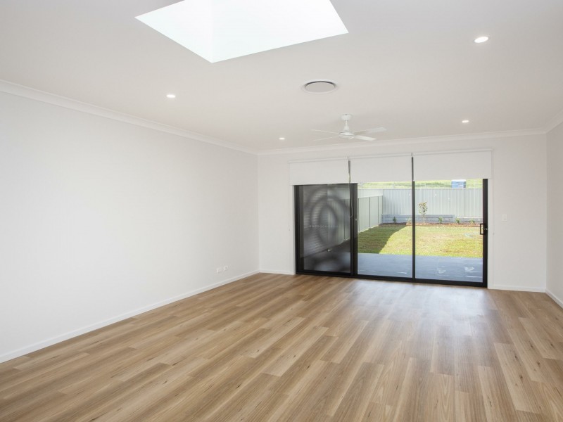 2/108A Bungay Road, Wingham NSW 2429