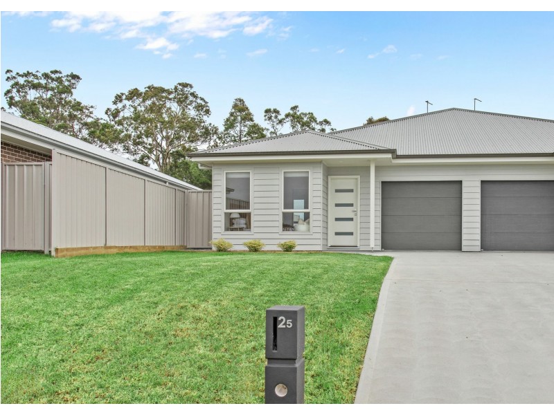 1&2/25 Grandis Parade, Taree NSW 2430