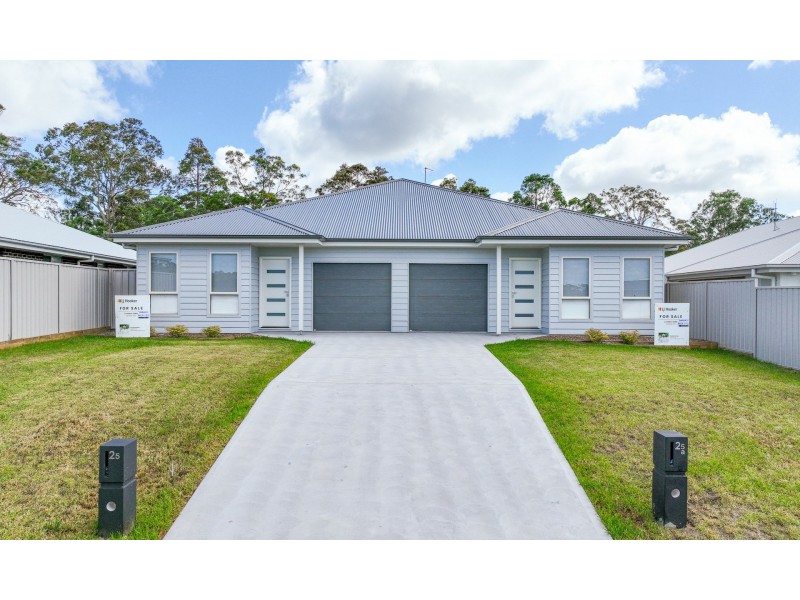1&2/25 Grandis Parade, Taree NSW 2430