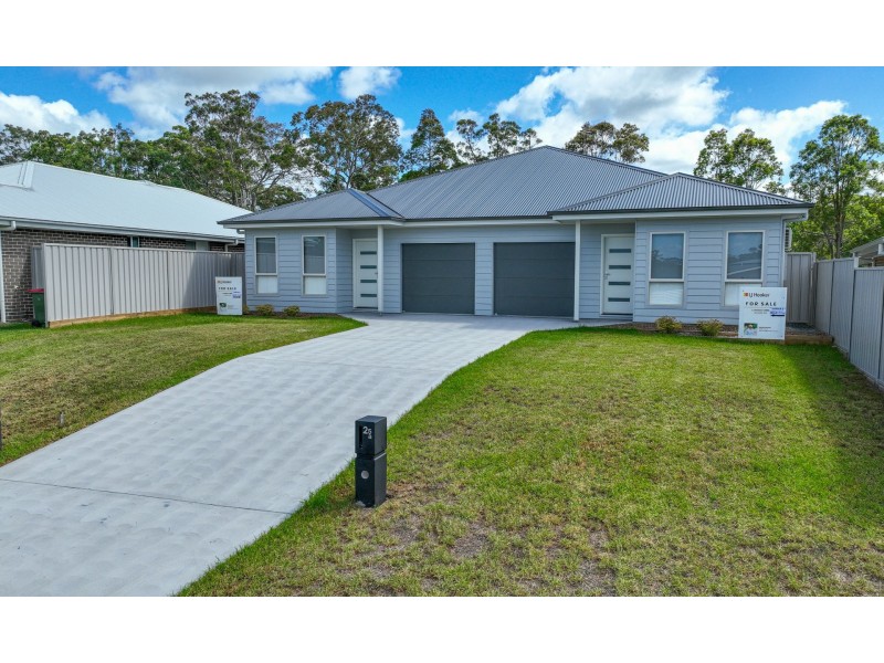 1&2/25 Grandis Parade, Taree NSW 2430