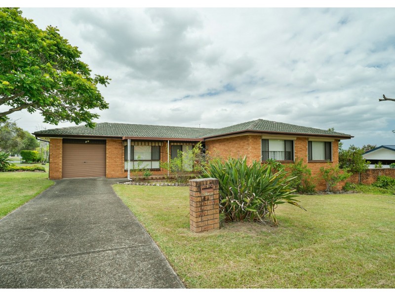 6 Telopea Drive, Taree NSW 2430