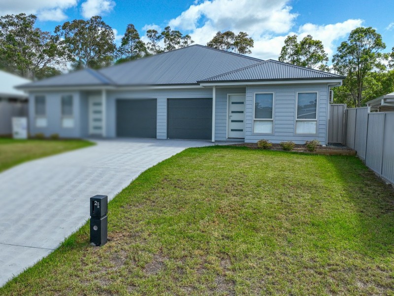 2/25 Grandis Parade, Taree NSW 2430