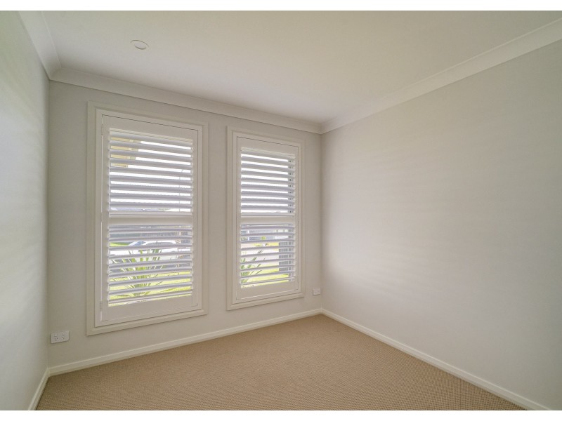 4 Auvergne Way, Old Bar NSW 2430