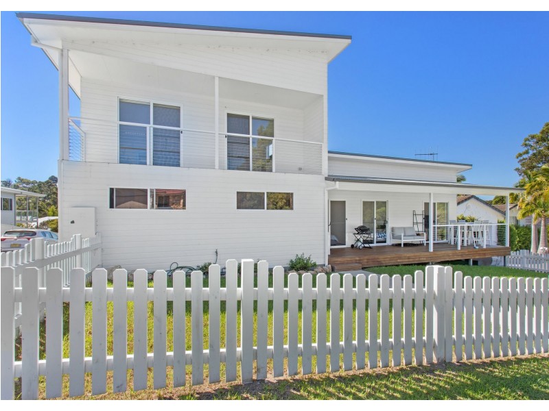 1&2/9A The Boulevard, Tallwoods Village NSW 2430
