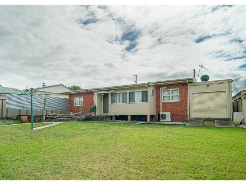 4 Maiden Avenue, Taree NSW 2430