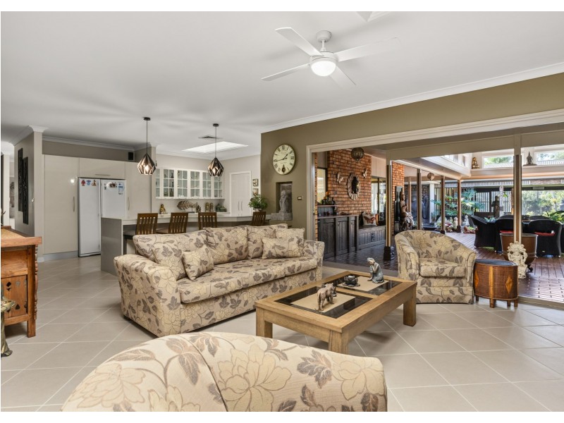 3 Kolinda Drive, Old Bar NSW 2430