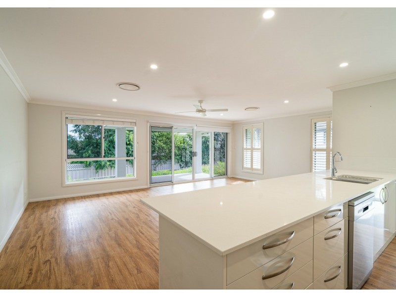 4 Stirling Place, Taree NSW 2430