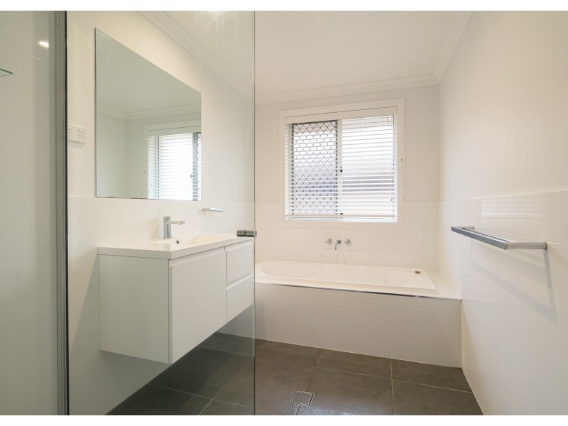 4 Stirling Place, Taree NSW 2430