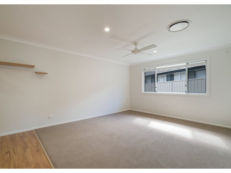 4 Stirling Place, Taree NSW 2430