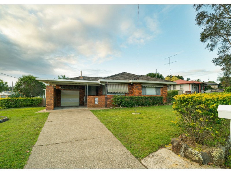 27 Hooke Street, Taree NSW 2430