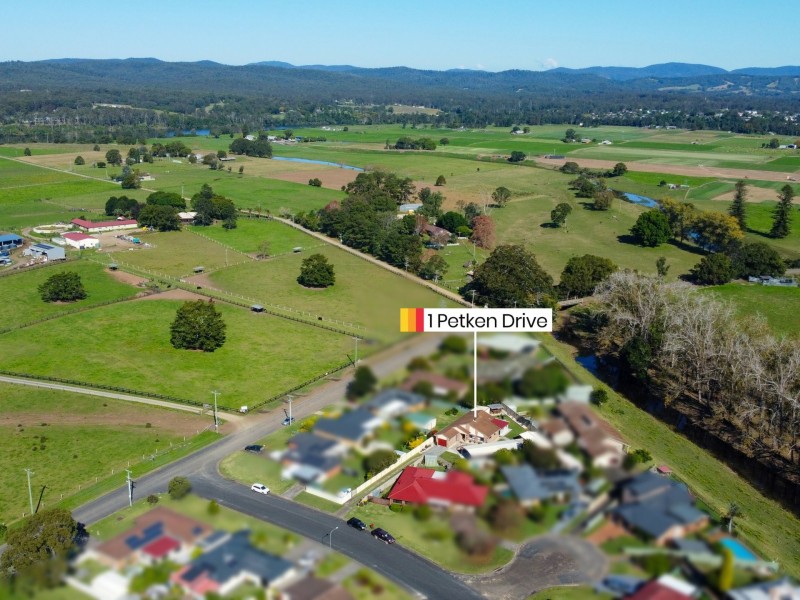 1 Petken Drive, Taree NSW 2430