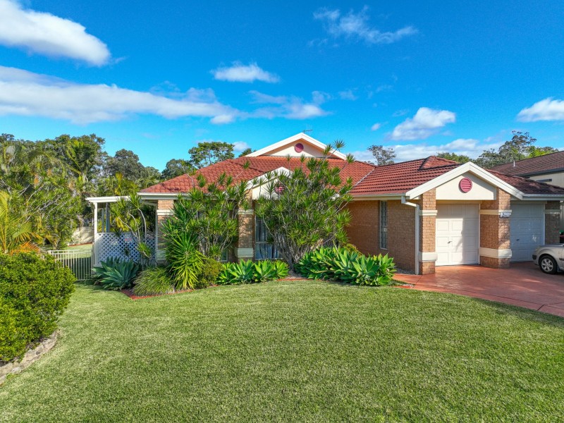 5 Barber Close, Tallwoods Village NSW 2430