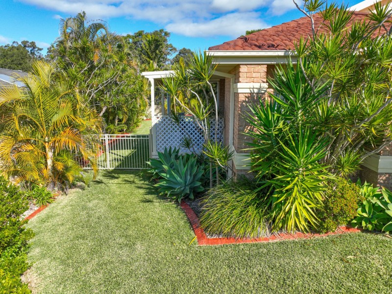 5 Barber Close, Tallwoods Village NSW 2430