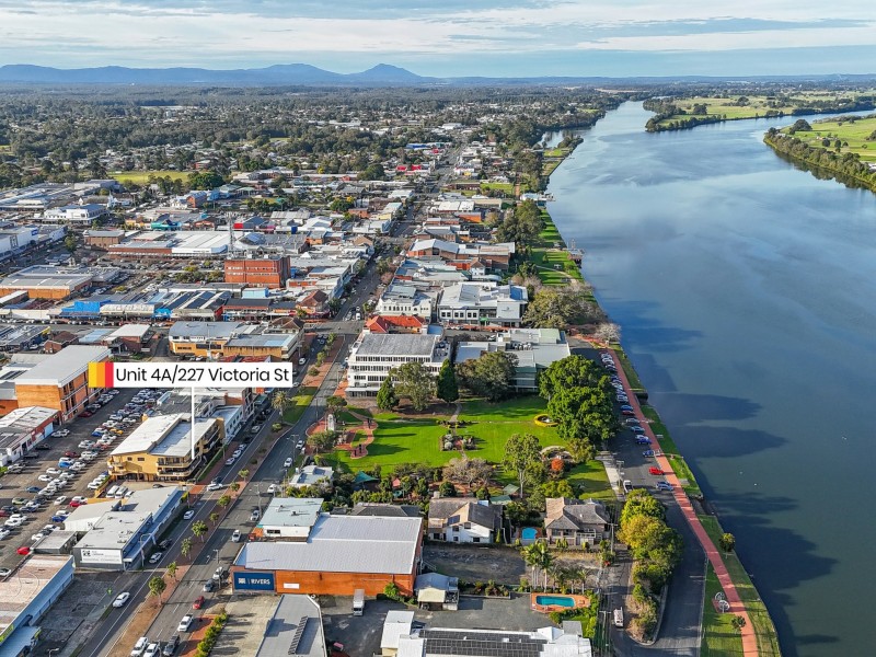 4A 227 Victoria Street, Taree NSW 2430