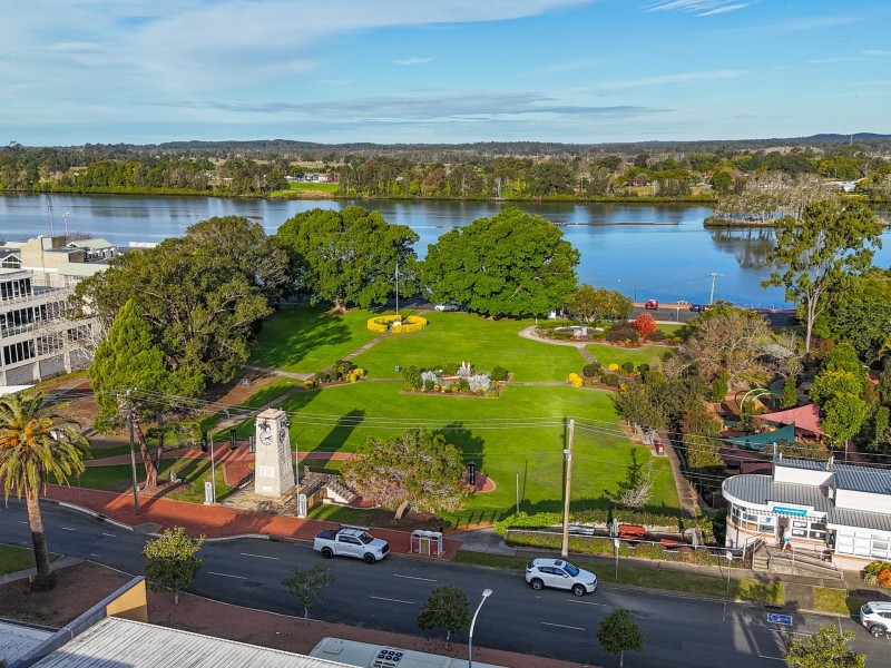 4A 227 Victoria Street, Taree NSW 2430